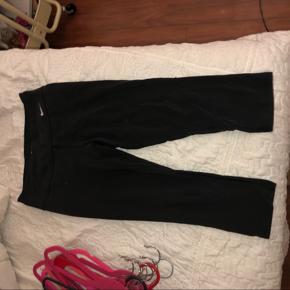 NIKE CROPPED LEGGINGS